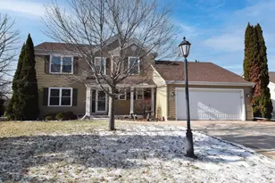 W142N9823 Amber Dr, Germantown, WI 53022 - Photo 3