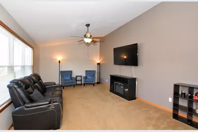 W142N9823  Amber Dr, Germantown, WI 53022 - Photo 13