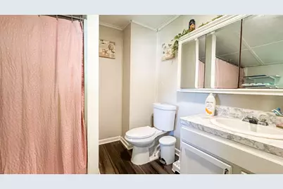 1332 S Memorial Dr, Racine, WI 53403 - Photo 15