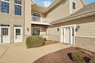 1617 Grey Fox Trail, Mukwonago, WI 53149 - Photo 3