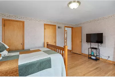 1405 W Silver Spring Dr, Glendale, WI 53209 - Photo 17