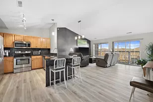 6738 102nd St, Pleasant Prairie, WI 53158 - Photo 5