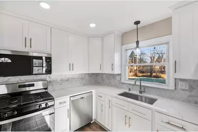 6538 N 85th St, Milwaukee, WI 53224 - Photo 9