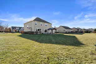 N42W22770 Beacon Ct, Pewaukee, WI 53072 - Photo 45