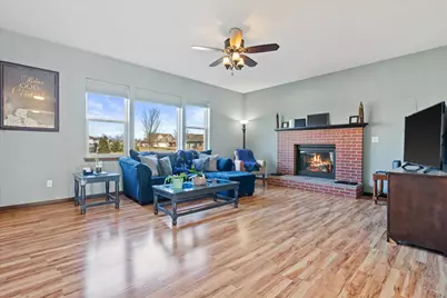 N42W22770  Beacon Ct, Pewaukee, WI 53072 - Photo 9