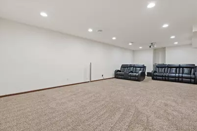 N42W22770  Beacon Ct, Pewaukee, WI 53072 - Photo 39