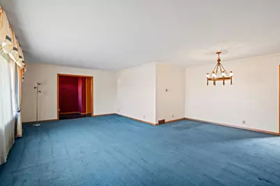 207  Old Pine Cir, Racine, WI 53402 - Photo 3