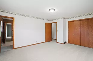 207 Old Pine Cir, Racine, WI 53402 - Photo 7