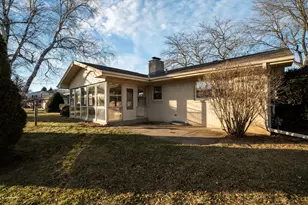 207 Old Pine Cir, Racine, WI 53402 - Photo 17