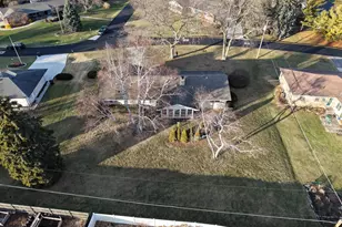 207 Old Pine Cir, Racine, WI 53402 - Photo 21