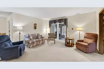 948  Dorothy Ct, Burlington, WI 53105 - Photo 3