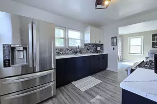 3334 N 92nd St, Milwaukee, WI 53222 - Photo 5