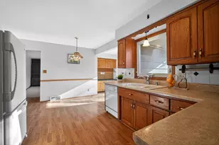 8942 N Silver Brook Ln, Brown Deer, WI 53223 - Photo 7