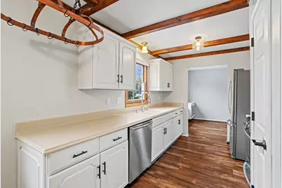 3009 W Renee Ct, Mequon, WI 53092 - Photo 9