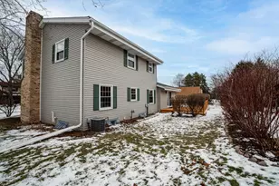 3009 W Renee Ct, Mequon, WI 53092 - Photo 29