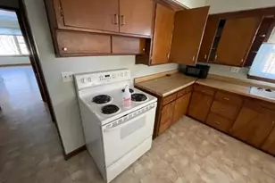 9323 W Wisconsin Ave, Milwaukee, WI 53226 - Photo 23