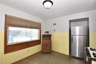 9323 W Wisconsin Ave, Milwaukee, WI 53226 - Photo 15