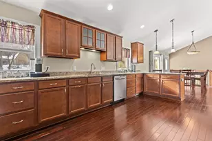 2621 S Seymour Pl, West Allis, WI 53227 - Photo 15