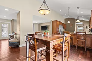 2621 S Seymour Pl, West Allis, WI 53227 - Photo 11