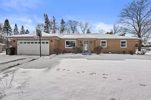 2621 S Seymour Pl, West Allis, WI 53227 - Photo 47