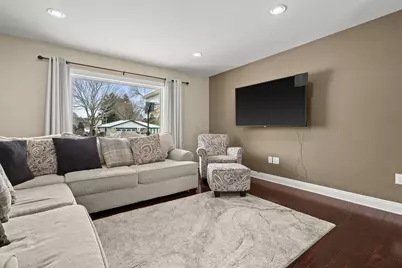 2621 S Seymour Pl, West Allis, WI 53227 - Photo 9