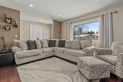 2621 S Seymour Pl, West Allis, WI 53227 - Photo 7