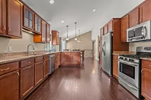 2621 S Seymour Pl, West Allis, WI 53227 - Photo 17