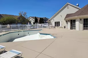 2111 Pine Ridge Ct, Grafton, WI 53024 - Photo 35