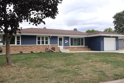 2711  Hyacinth Ave, Janesville, WI 53545 - Photo 3