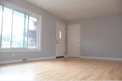 2711  Hyacinth Ave, Janesville, WI 53545 - Photo 5