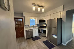 2336 W Lawn Ave, Milwaukee, WI 53209 - Photo 5