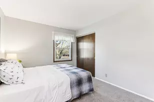 2212 Gatekeeper Ct, Waukesha, WI 53188 - Photo 25