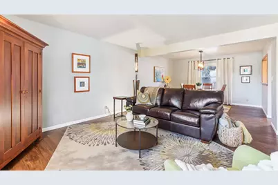 2212  Gatekeeper Ct, Waukesha, WI 53188 - Photo 9