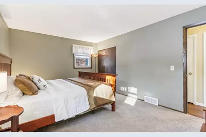 2212  Gatekeeper Ct, Waukesha, WI 53188 - Photo 21