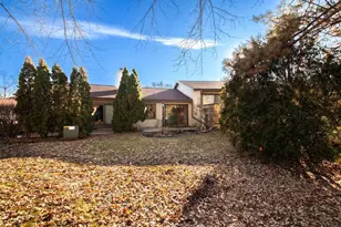 998 Lake Country Ct, Oconomowoc, WI 53066 - Photo 27