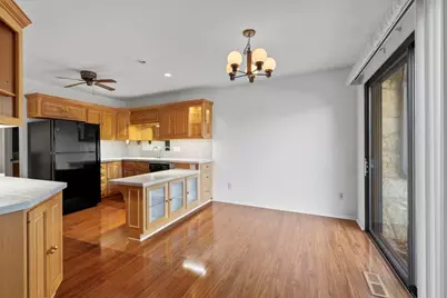 998  Lake Country Ct, Oconomowoc, WI 53066 - Photo 9