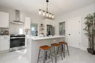 2911 N Newhall St, Milwaukee, WI 53211 - Photo 1