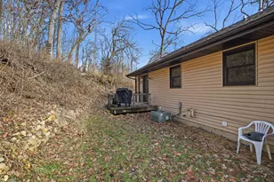 142 Riverside Dr, Racine, WI 53185 - Photo 9