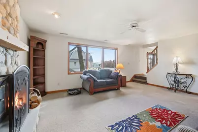 142  Riverside Dr, Racine, WI 53185 - Photo 23