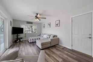 N97W16385 Tippicanoe Ct, Germantown, WI 53022 - Photo 3