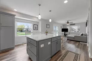 N97W16385 Tippicanoe Ct, Germantown, WI 53022 - Photo 5