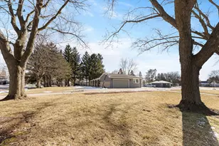 N97W16385 Tippicanoe Ct, Germantown, WI 53022 - Photo 35