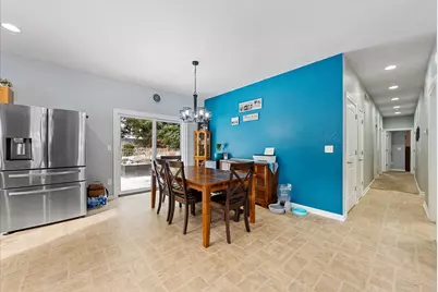 1457  Red Oak Dr, Hartford, WI 53027 - Photo 9