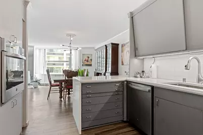 1610 N Prospect Ave #704, Milwaukee, WI 53202 - Photo 9