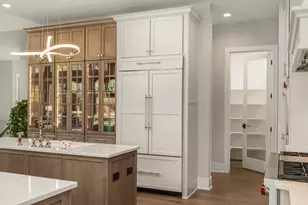11553 N Creekside Ct, Mequon, WI 53092 - Photo 7
