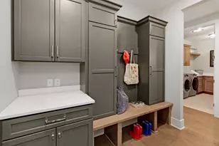 11553 N Creekside Ct, Mequon, WI 53092 - Photo 29