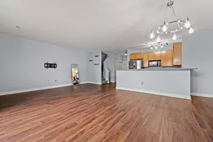 1920 N Farwell Ave, Milwaukee, WI 53202 - Photo 7