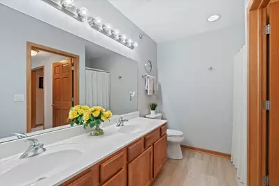 12374 W Virginia Cir #7, Franklin, WI 53132 - Photo 15