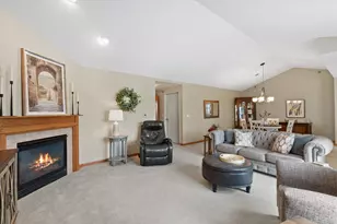 12374 W Virginia Cir, Franklin, WI 53132 - Photo 5