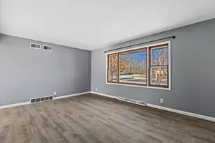 N91W17639 St Regis Dr, Menomonee Falls, WI 53051 - Photo 5